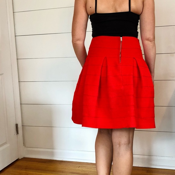 *SOLD* H&M High Waisted Red Plated Skirt - Picture 4 of 9